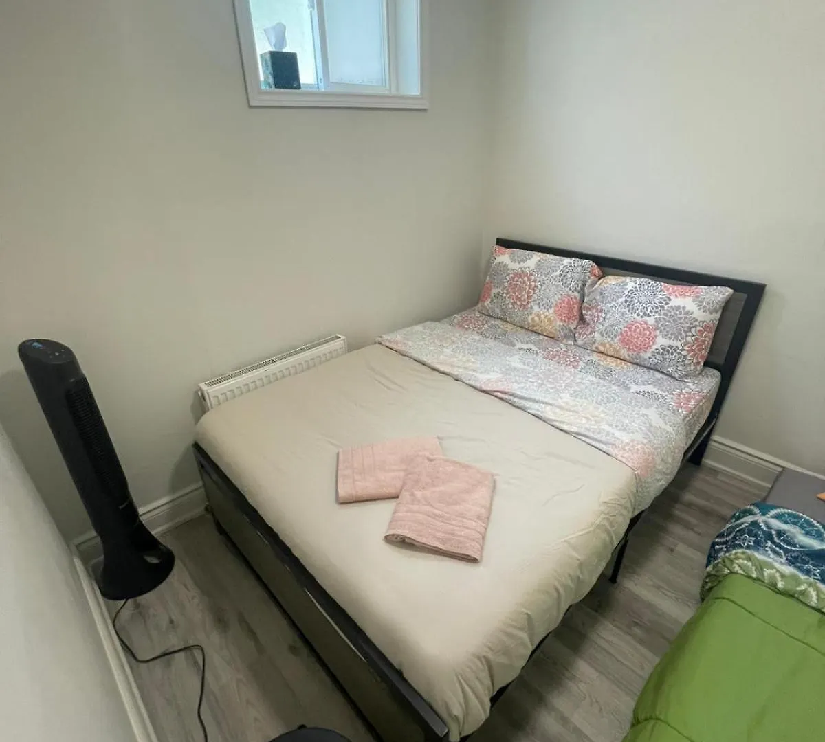 Private Balcony Studio Apartment For 5 People At Queen Street Downtown Toronto